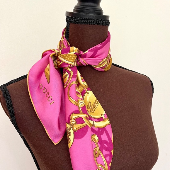 Gucci Logo Chains Hot Pink Gold Silk Twill Scarf with Gift Gucci Box - Picture 12 of 14